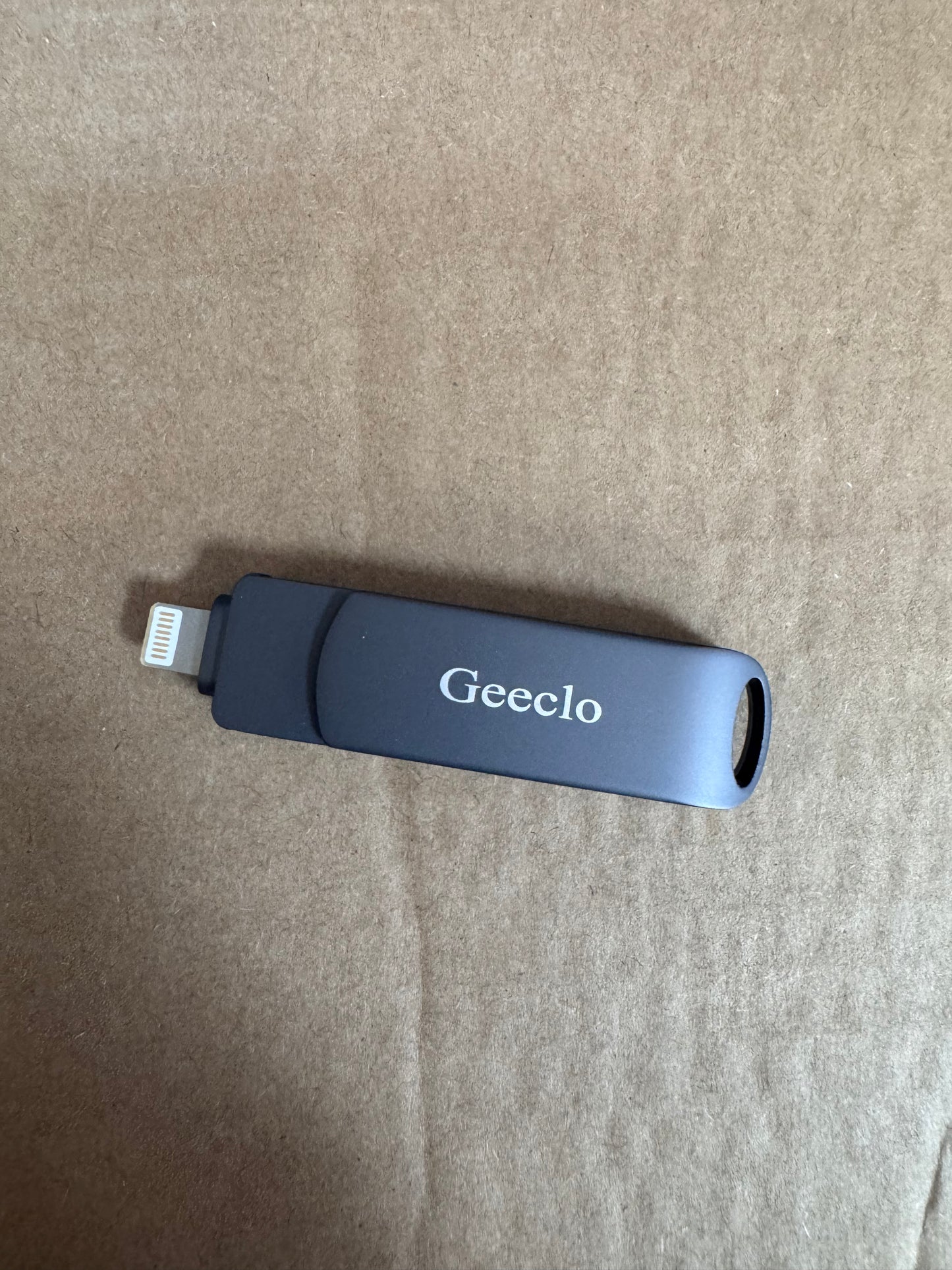 Geeclo 128GB Flash Drive Dual Drive 2 in 1 OTG USB A 3.2 + iPhone Memory Stick Thumb Drive, Thunderbolt Pendrive up to 200MB/s Transfer Speed Photo Stick for Android Phones/Tablets/iPhone/iPad/Laptop