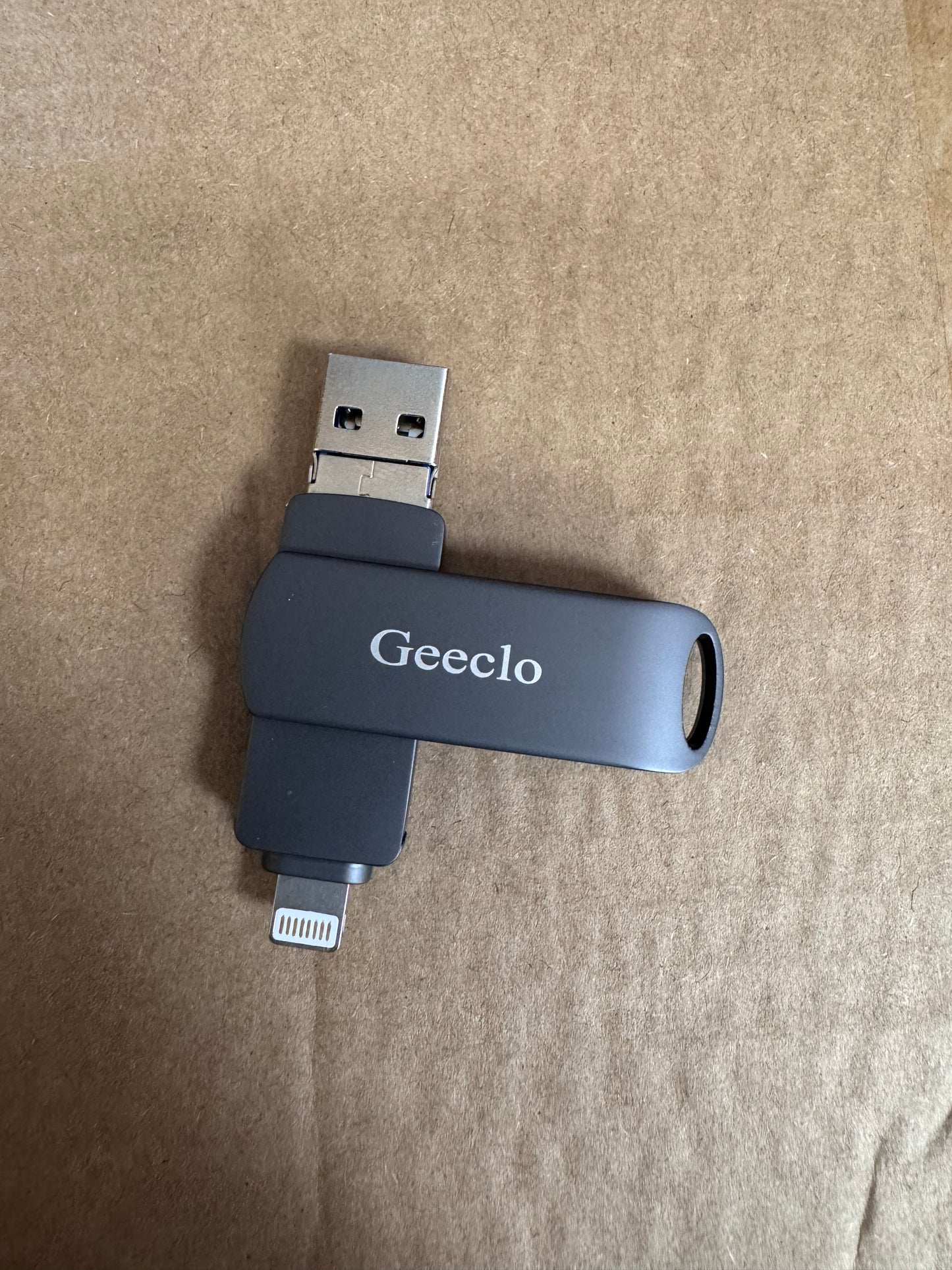 Geeclo 128GB Flash Drive Dual Drive 2 in 1 OTG USB A 3.2 + iPhone Memory Stick Thumb Drive, Thunderbolt Pendrive up to 200MB/s Transfer Speed Photo Stick for Android Phones/Tablets/iPhone/iPad/Laptop