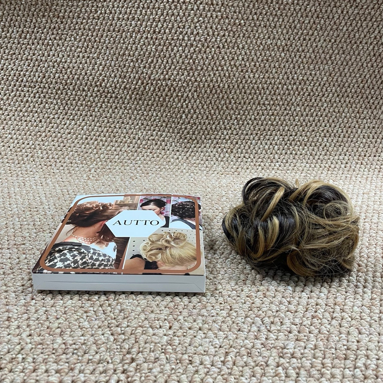 AUTTO Claw Clip Messy Bun Hair Piece Wavy Curly Hair Bun Clip in Claw Chignon Ponytail Hairpieces Synthetic Tousled Updo Hair Extensions Scrunchie Hairpiece for Women