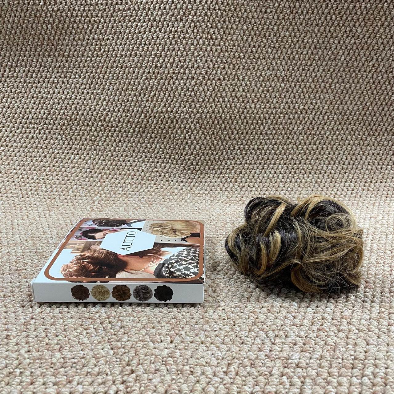 AUTTO Claw Clip Messy Bun Hair Piece Wavy Curly Hair Bun Clip in Claw Chignon Ponytail Hairpieces Synthetic Tousled Updo Hair Extensions Scrunchie Hairpiece for Women