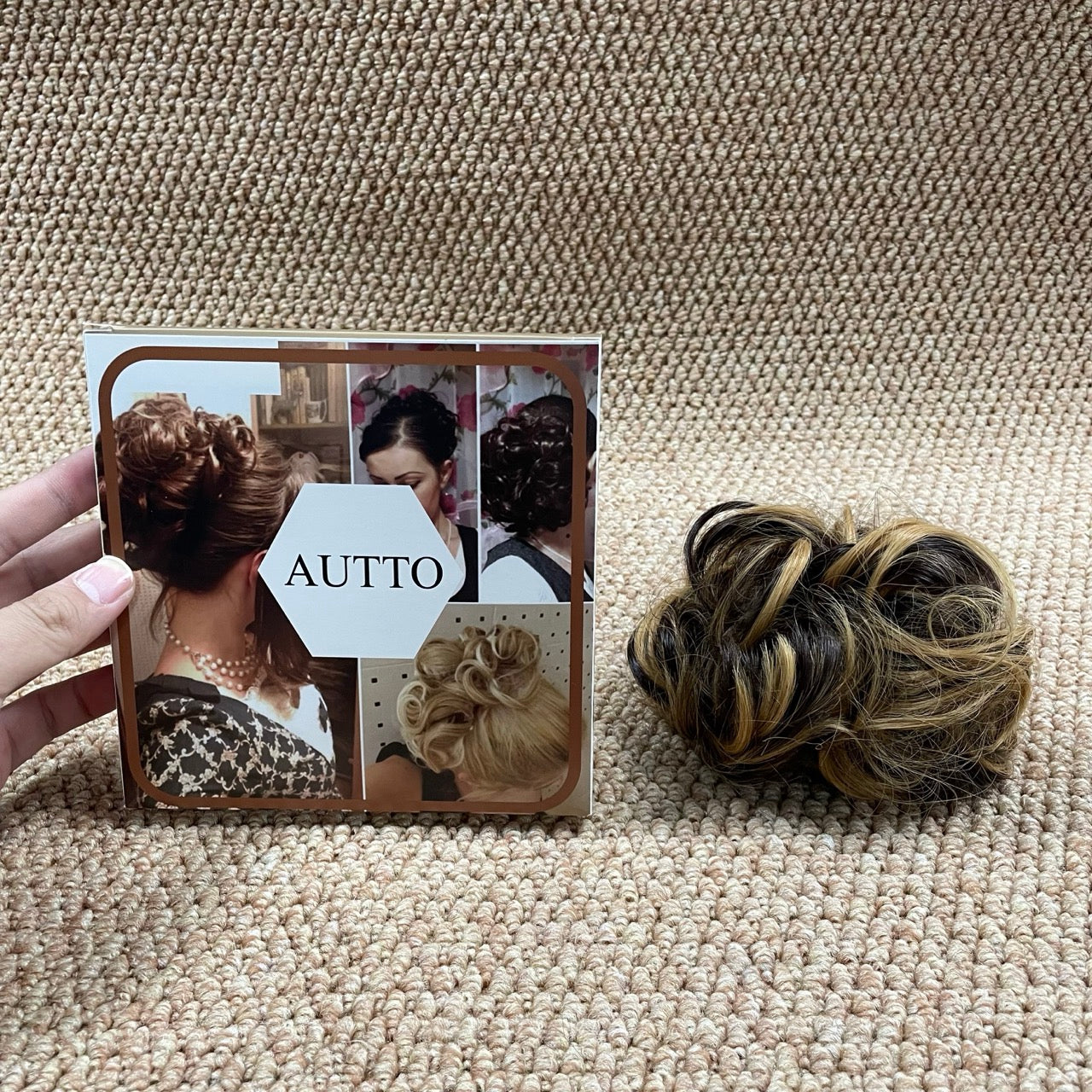 AUTTO Claw Clip Messy Bun Hair Piece Wavy Curly Hair Bun Clip in Claw Chignon Ponytail Hairpieces Synthetic Tousled Updo Hair Extensions Scrunchie Hairpiece for Women