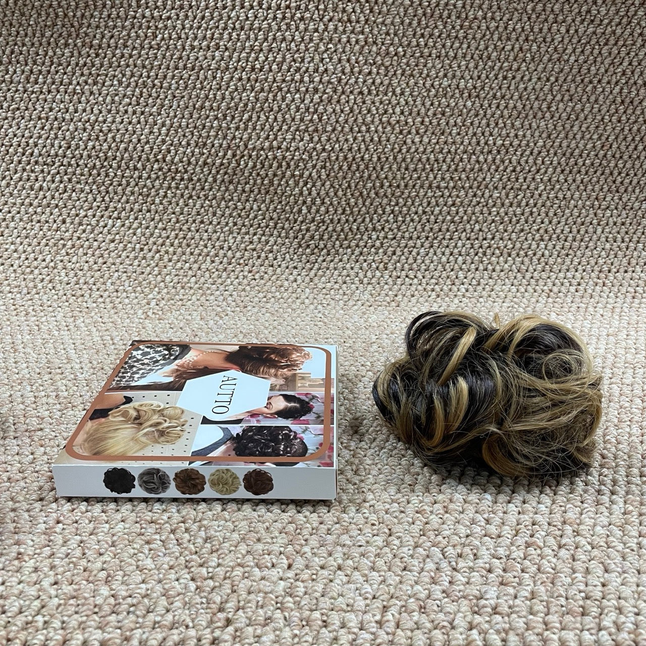 AUTTO Claw Clip Messy Bun Hair Piece Wavy Curly Hair Bun Clip in Claw Chignon Ponytail Hairpieces Synthetic Tousled Updo Hair Extensions Scrunchie Hairpiece for Women