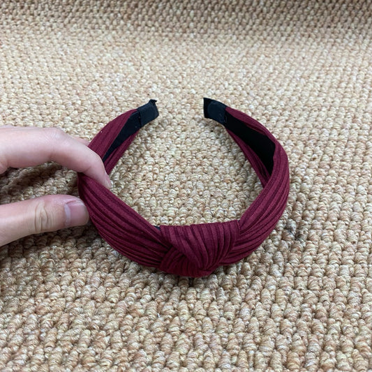 AUTTO Comfortable Knot Decor Headbands for Women Soft Elastic Hairbands for Daily Use Makeup and Exercise Versatile Haircut Ornaments hair accessories constructed primarily of synthetic